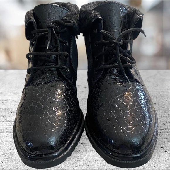 Rieker black patent  7.5 croco embossed Sherpa lined lace up boo… - Picture 4 of 5